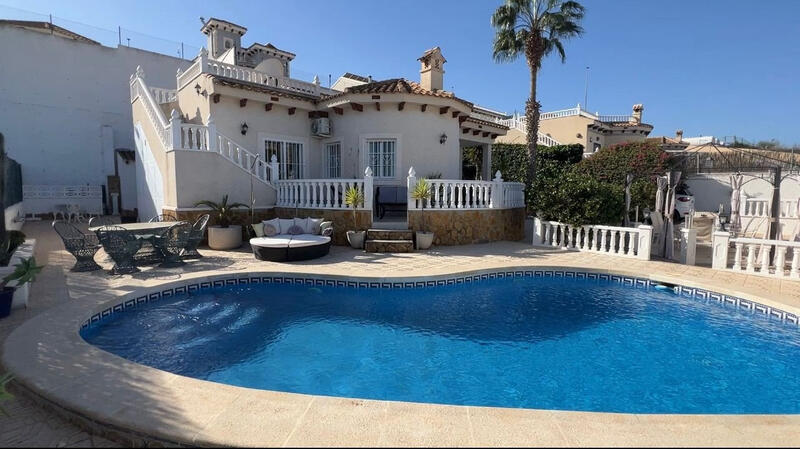 Villa til salg i Bigastro, Alicante