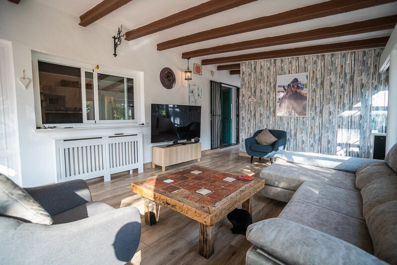 4 Schlafzimmer Landhaus zu verkaufen