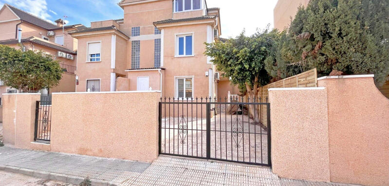 Townhouse for sale in Orihuela Costa, Alicante