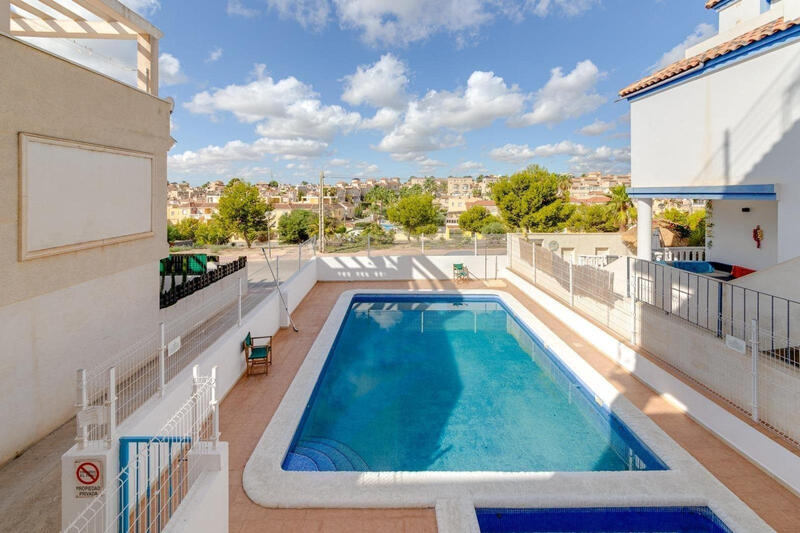 Duplex til salgs i San Miguel de Salinas, Alicante