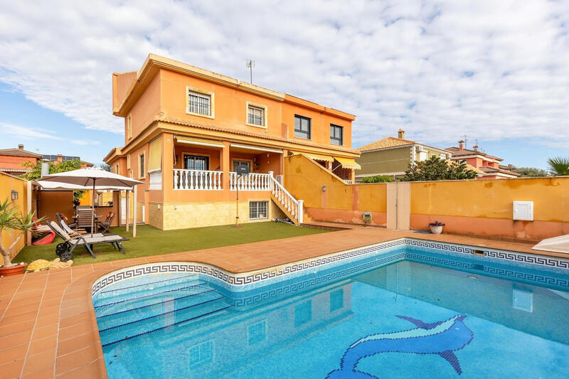 Villa à vendre dans Torrevieja, Alicante