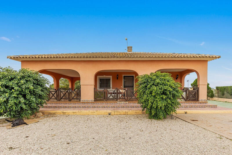 Villa à vendre dans Dolores, Alicante