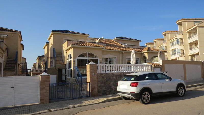 Townhouse for sale in Orihuela Costa, Alicante