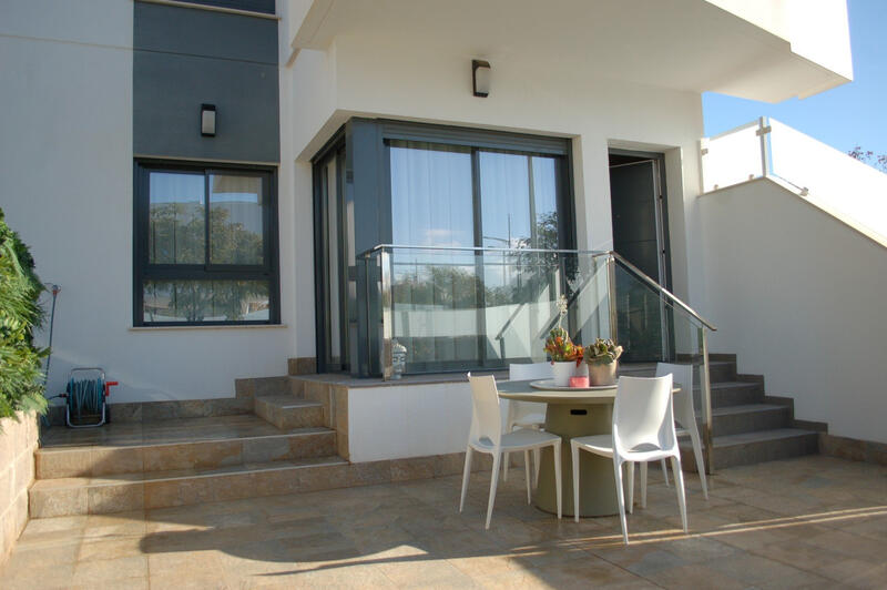 Villa for sale in Pilar de la Horadada, Alicante