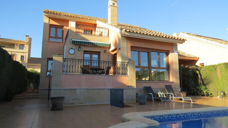 Villa en venta en Algorfa, Alicante