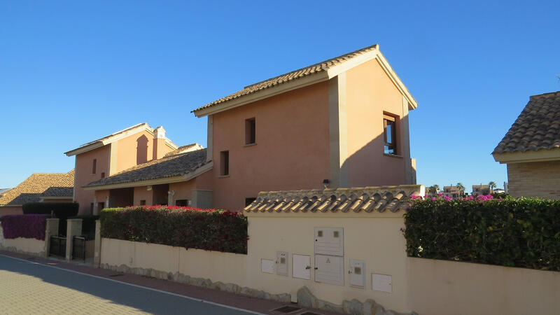 4 Cuarto Villa en venta