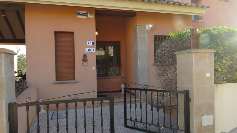 4 Cuarto Villa en venta