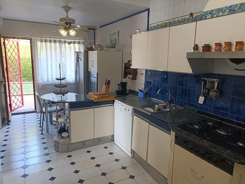 4 bedroom Villa for sale