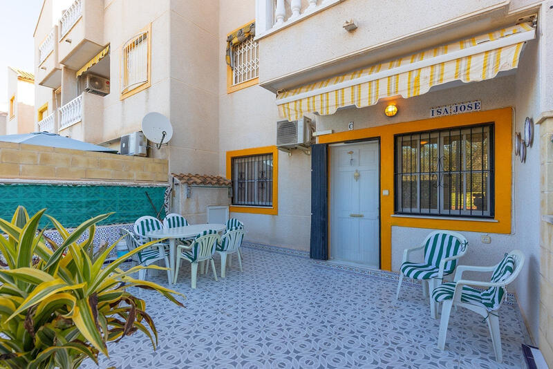 Villa à vendre dans Torrevieja, Alicante