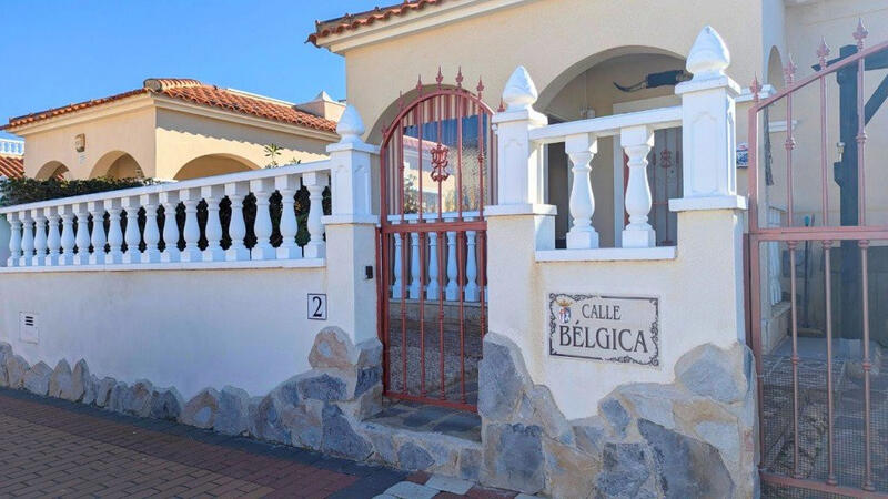 3 Cuarto Villa en venta