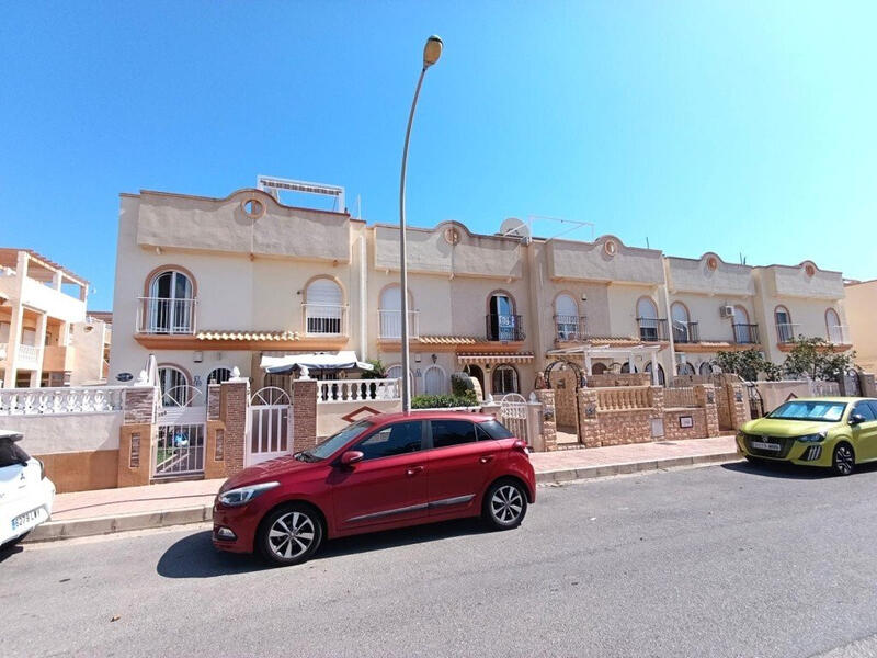 Stadthaus zu verkaufen in Torrevieja, Alicante