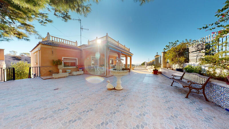 Villa for sale in Torrevieja, Alicante