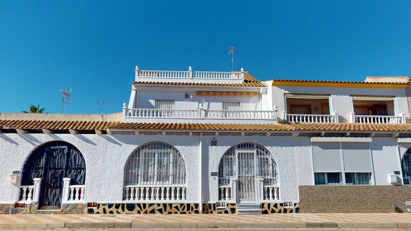 Villa till salu i Torrevieja, Alicante