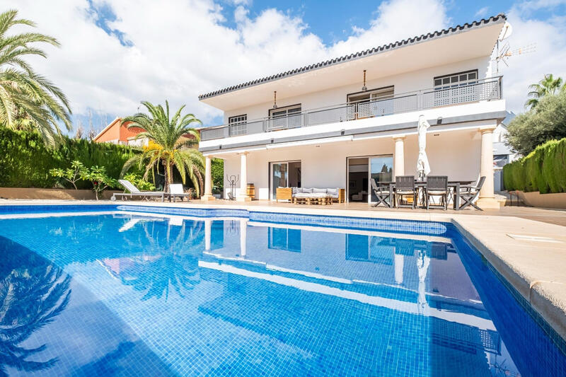 Villa en venta en Benidorm, Alicante