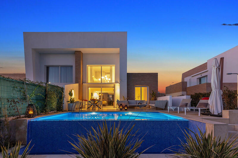 Villa til salgs i Algorfa, Alicante