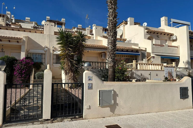 Townhouse for sale in Club de Golf Las Ramblas, Alicante