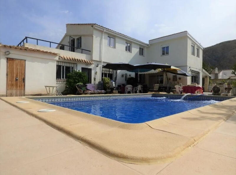 Villa till salu i Torrevieja, Alicante