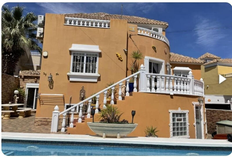 4 bedroom Villa for sale