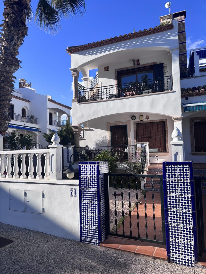 Villa zu verkaufen in Torrevieja, Alicante