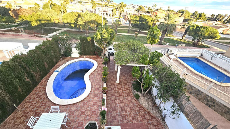 4 Cuarto Villa en venta