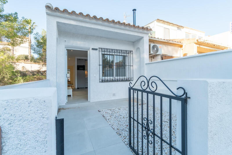 Villa en venta en Orihuela Costa, Alicante