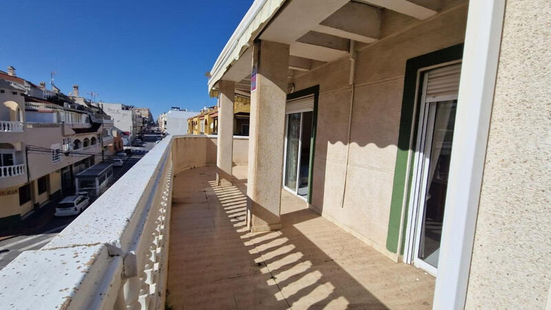 квартира продается в Torrevieja, Alicante