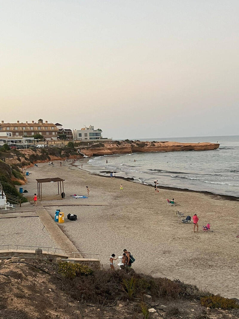 Leilighet til salgs i Pilar de la Horadada, Alicante