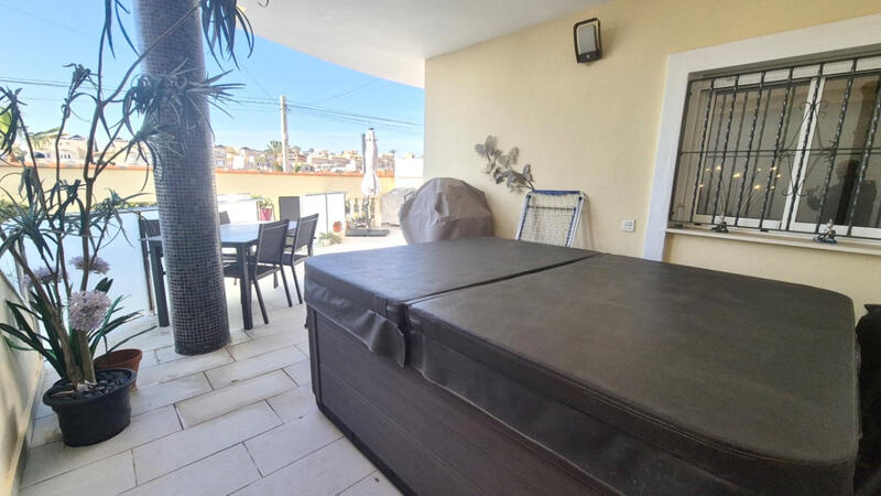 Villa for sale in San Miguel de Salinas, Alicante