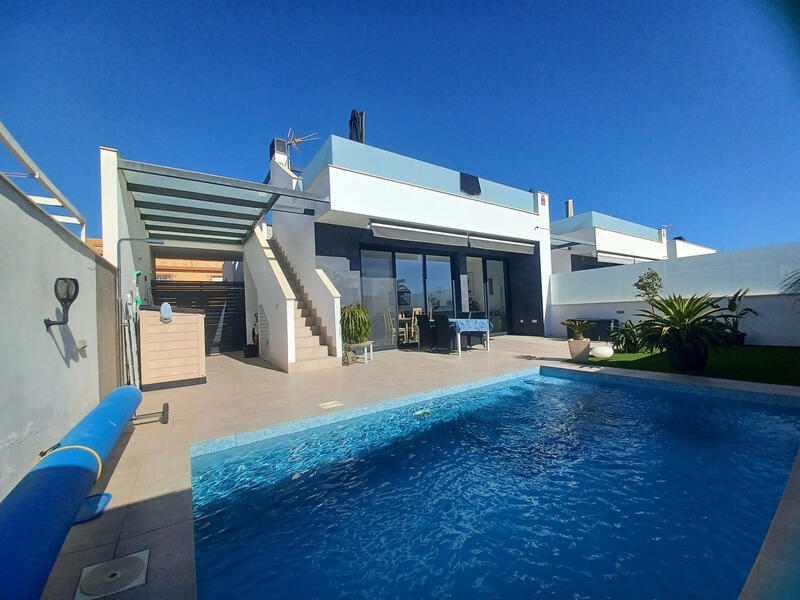 Villa for sale in Los Alcazares, Murcia