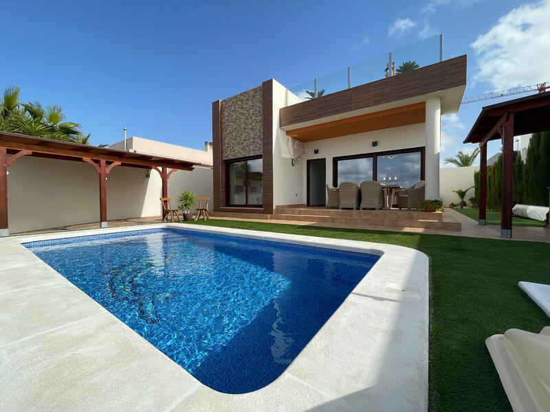 Villa for sale in Rojales, Alicante