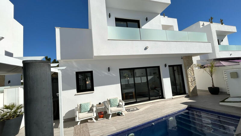 3 Cuarto Villa en venta