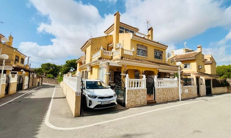 Villa till salu i Orihuela Costa, Alicante