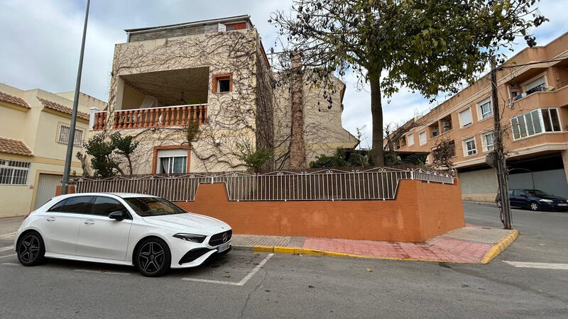 Villa à vendre dans Los Montesinos, Alicante