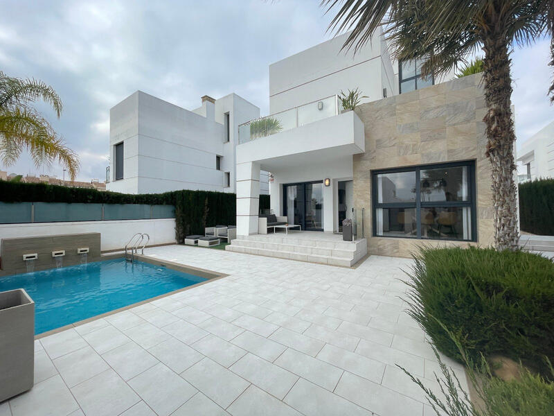 Villa til salgs i Ciudad Quesada, Alicante