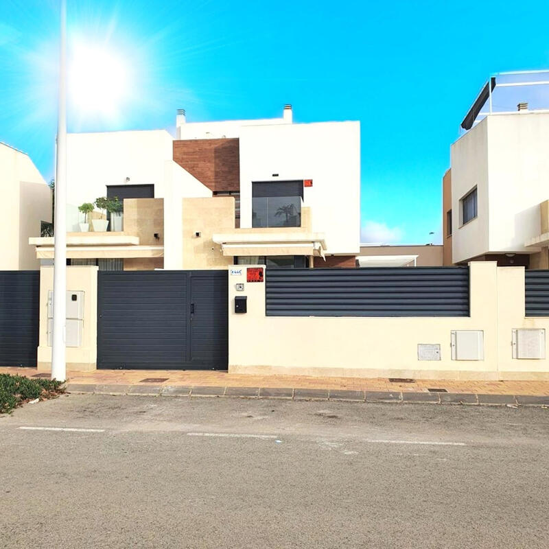 3 Cuarto Villa en venta