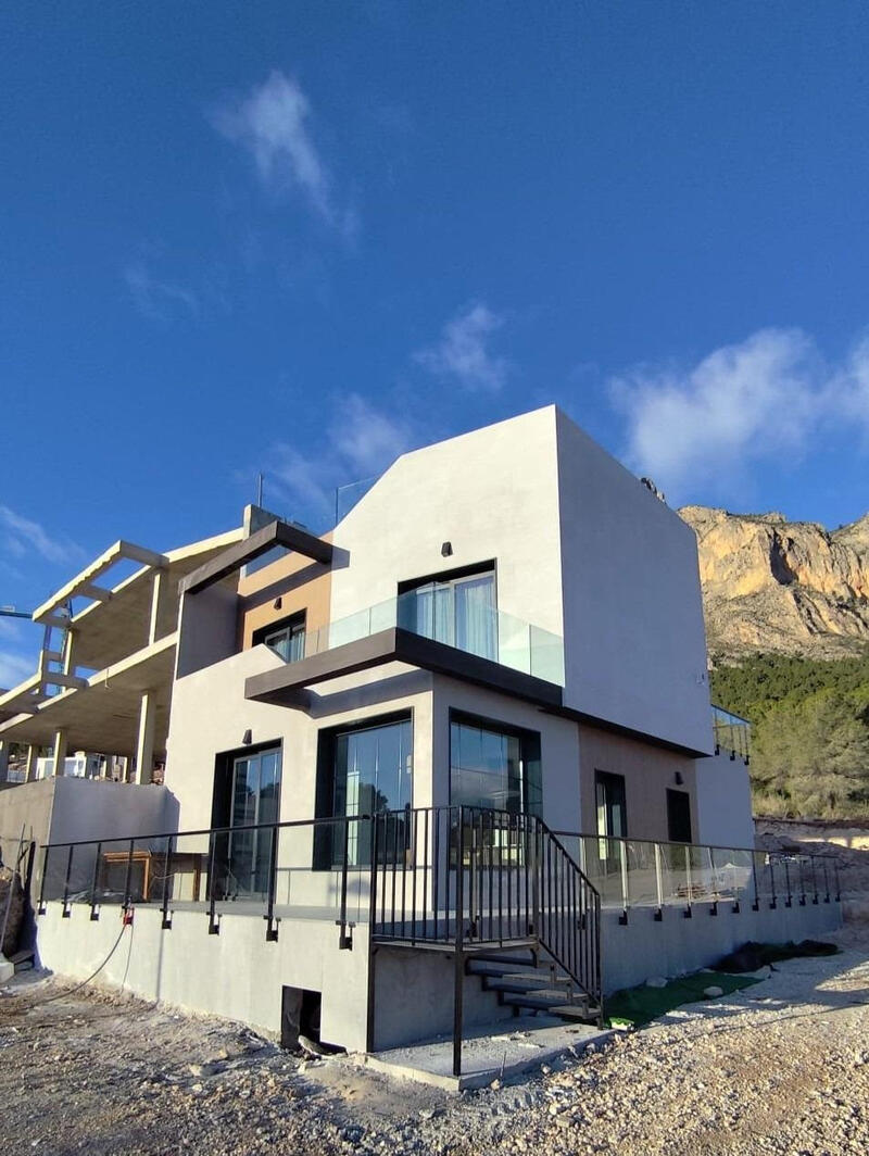 Villa for sale in Polop, Alicante