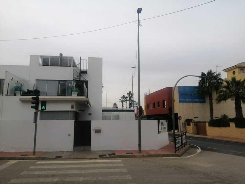 вилла продается в Daya Vieja, Alicante