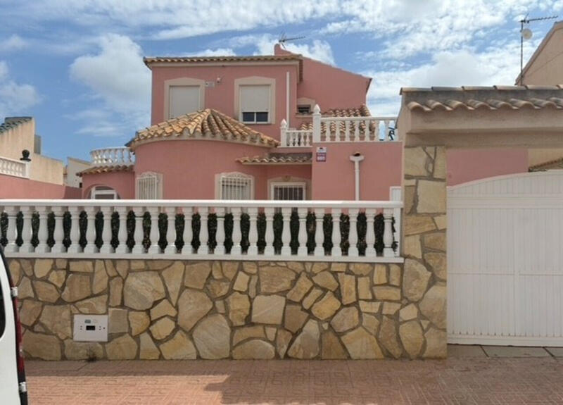 Villa till salu i Playa Flamenca, Alicante