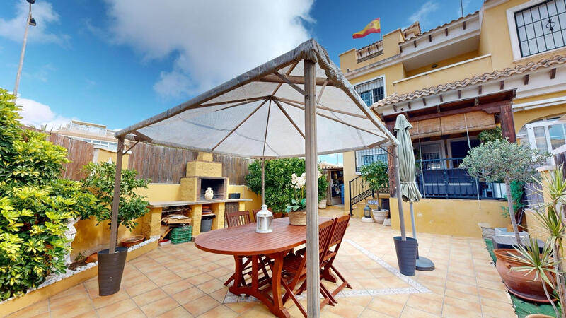 Villa à vendre dans Torrevieja, Alicante