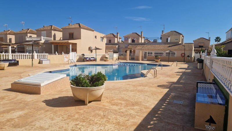 Maison de Ville à vendre dans Torrevieja, Alicante