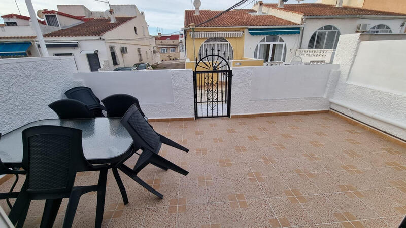 Villa à vendre dans Torrevieja, Alicante