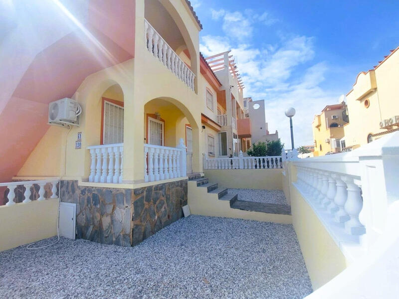 2 Cuarto Villa en venta