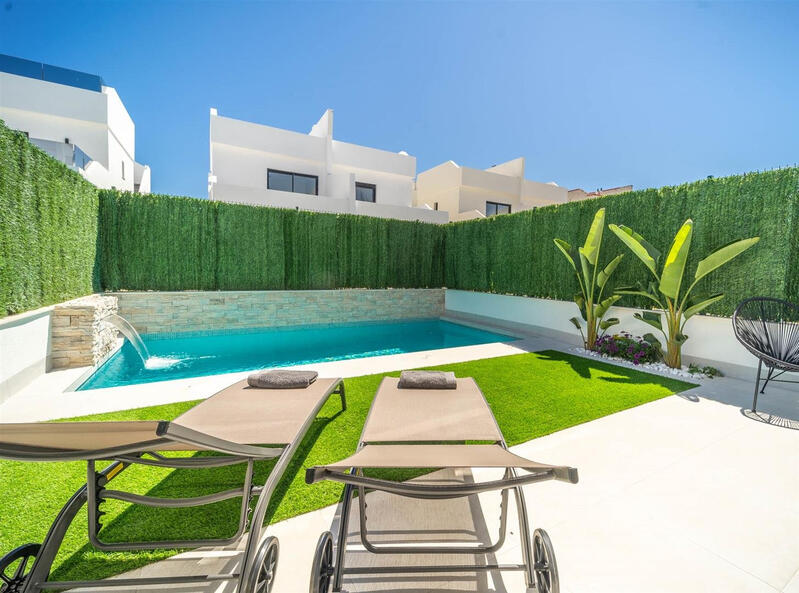 Villa til salg i Torrevieja, Alicante