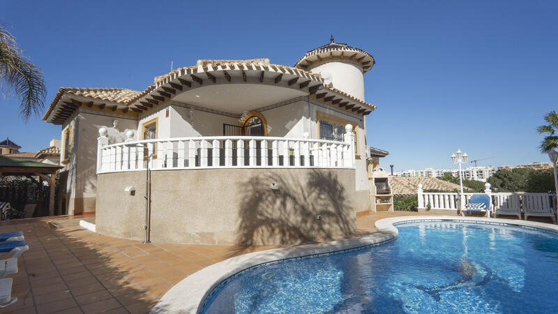 Villa til salgs i Villamartin, Alicante