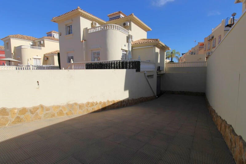 5 bedroom Villa for sale