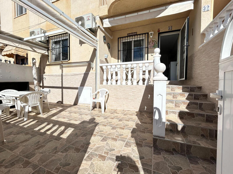 Villa en venta en Torrevieja, Alicante