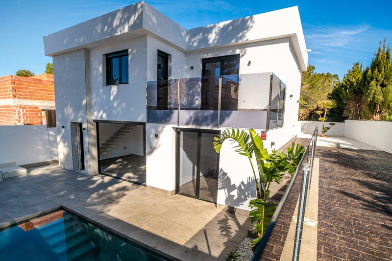 4 bedroom Villa for sale