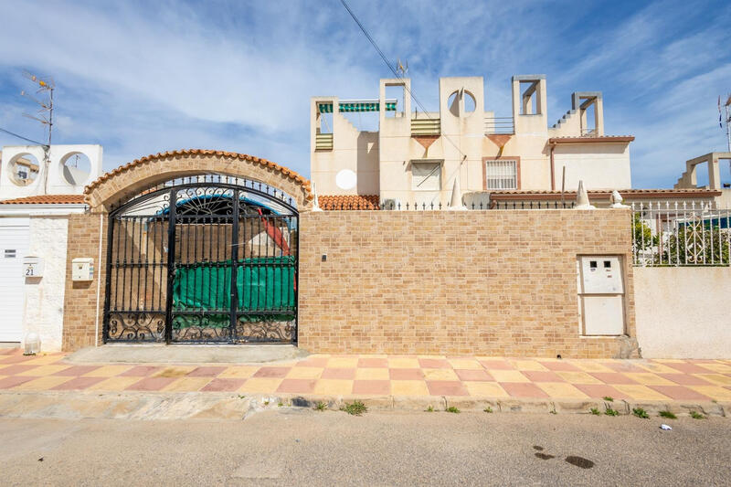 Villa til salgs i Torrevieja, Alicante