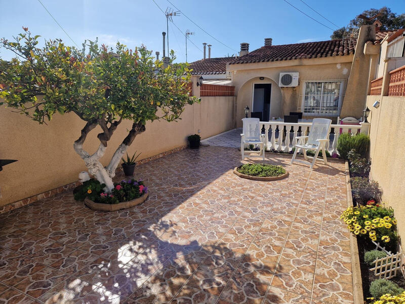 вилла продается в Torrevieja, Alicante