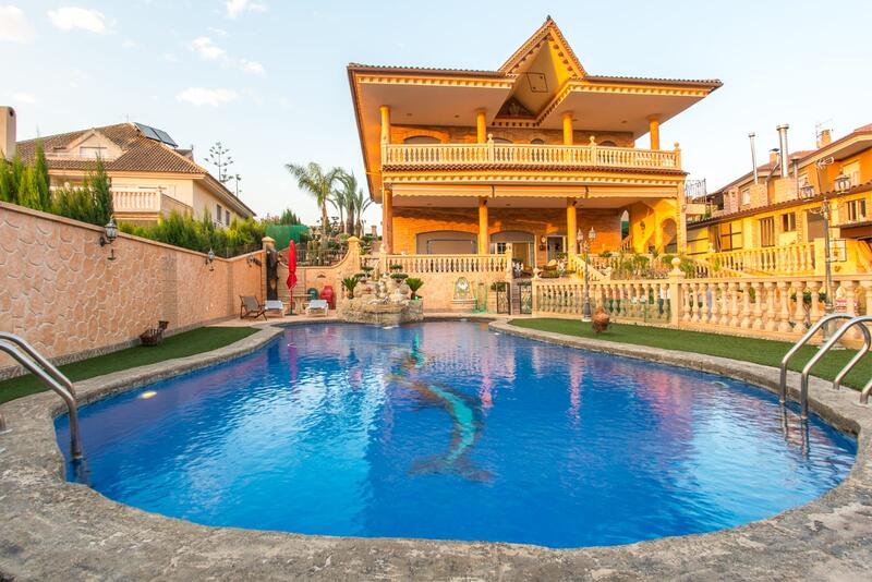 5 bedroom Villa for sale